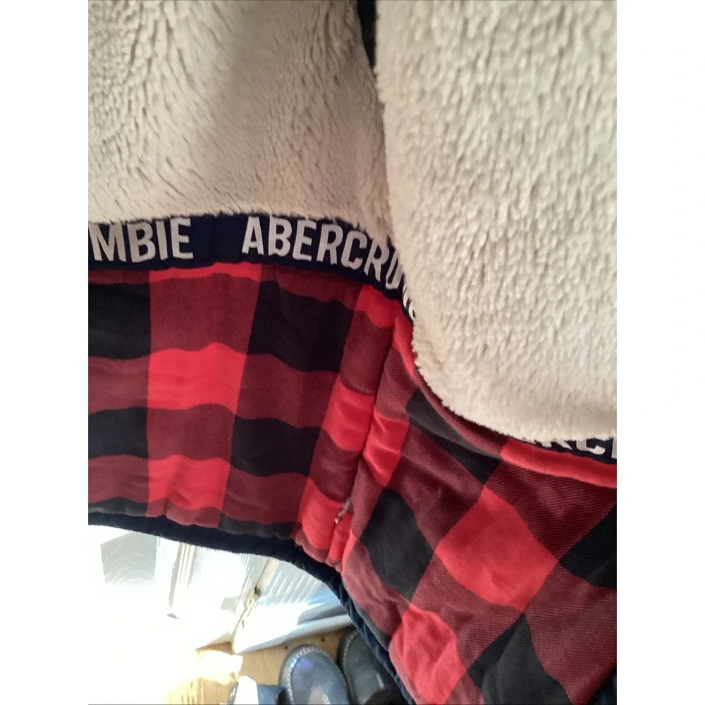 ABERCROMBIE KIDS BLUE BOYS WINTER COAT SIZE 9-10 Preowned‎